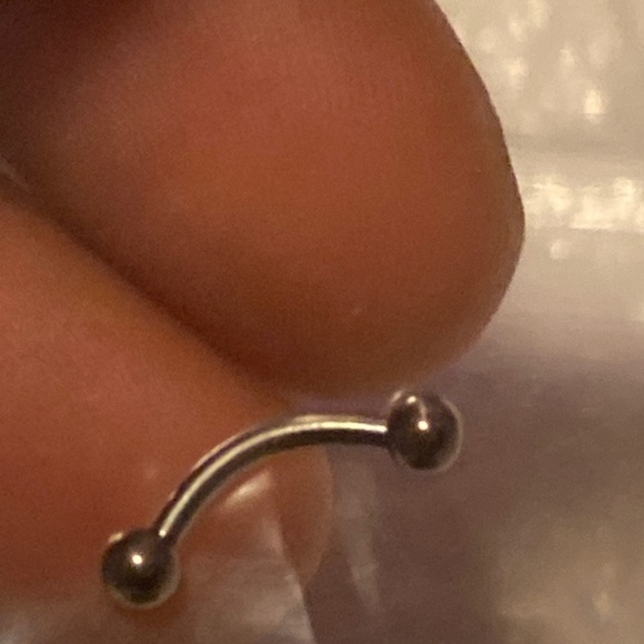 Internally Threaded Curved Titanium Barbells/Eyebrow Rings 14 Gauge - Picture 2 of 6